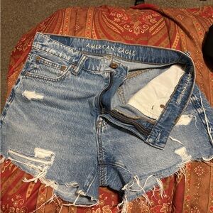 AE 90s boyfriend short